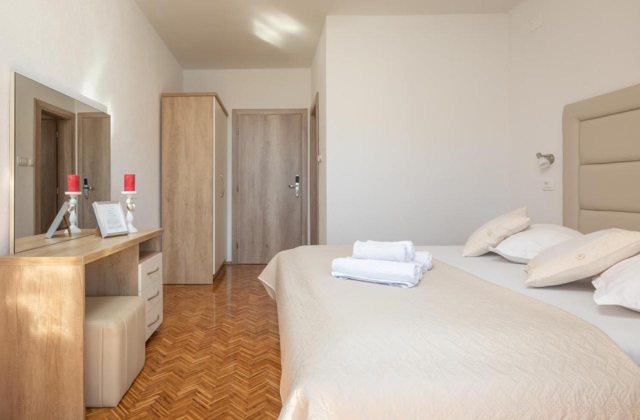Apartments Petrovic Makarska Dış mekan fotoğraf
