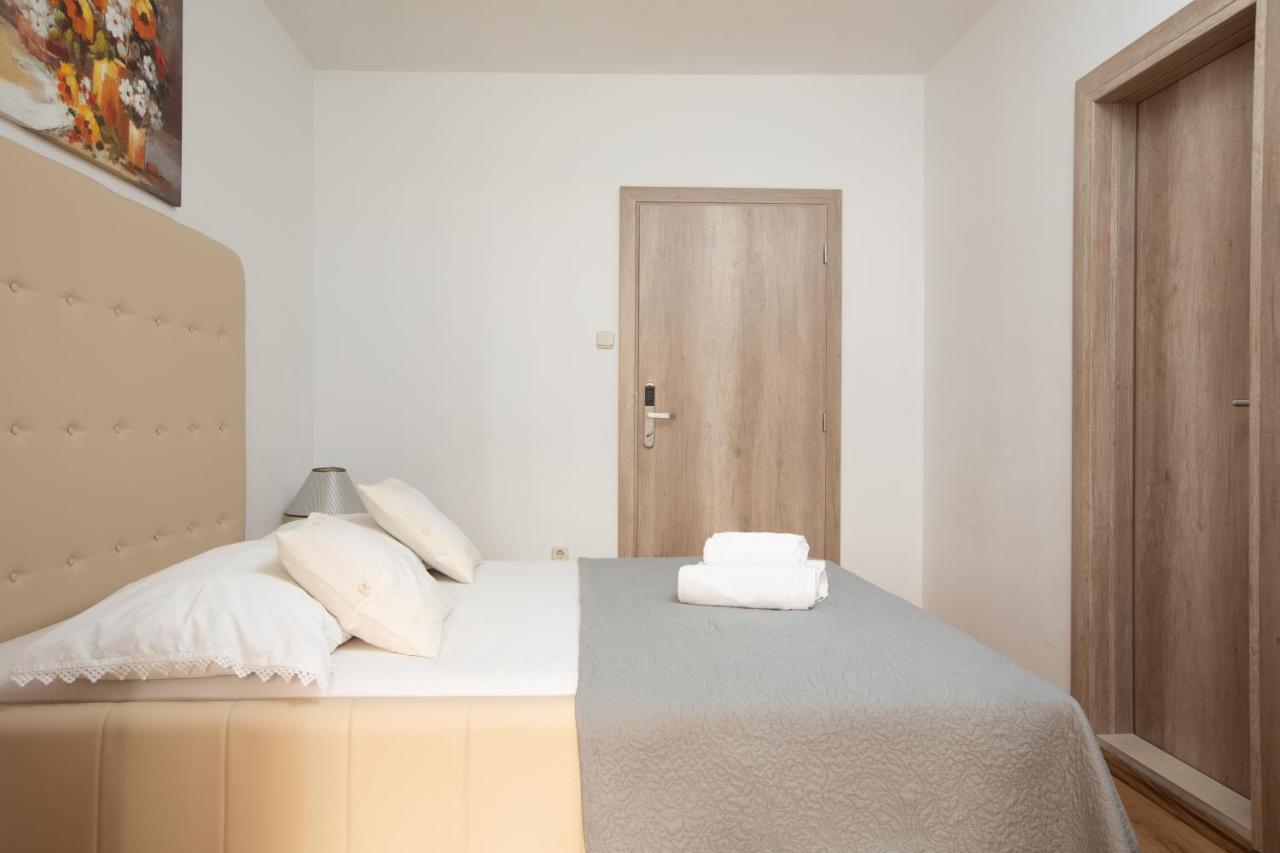 Apartments Petrovic Makarska Dış mekan fotoğraf