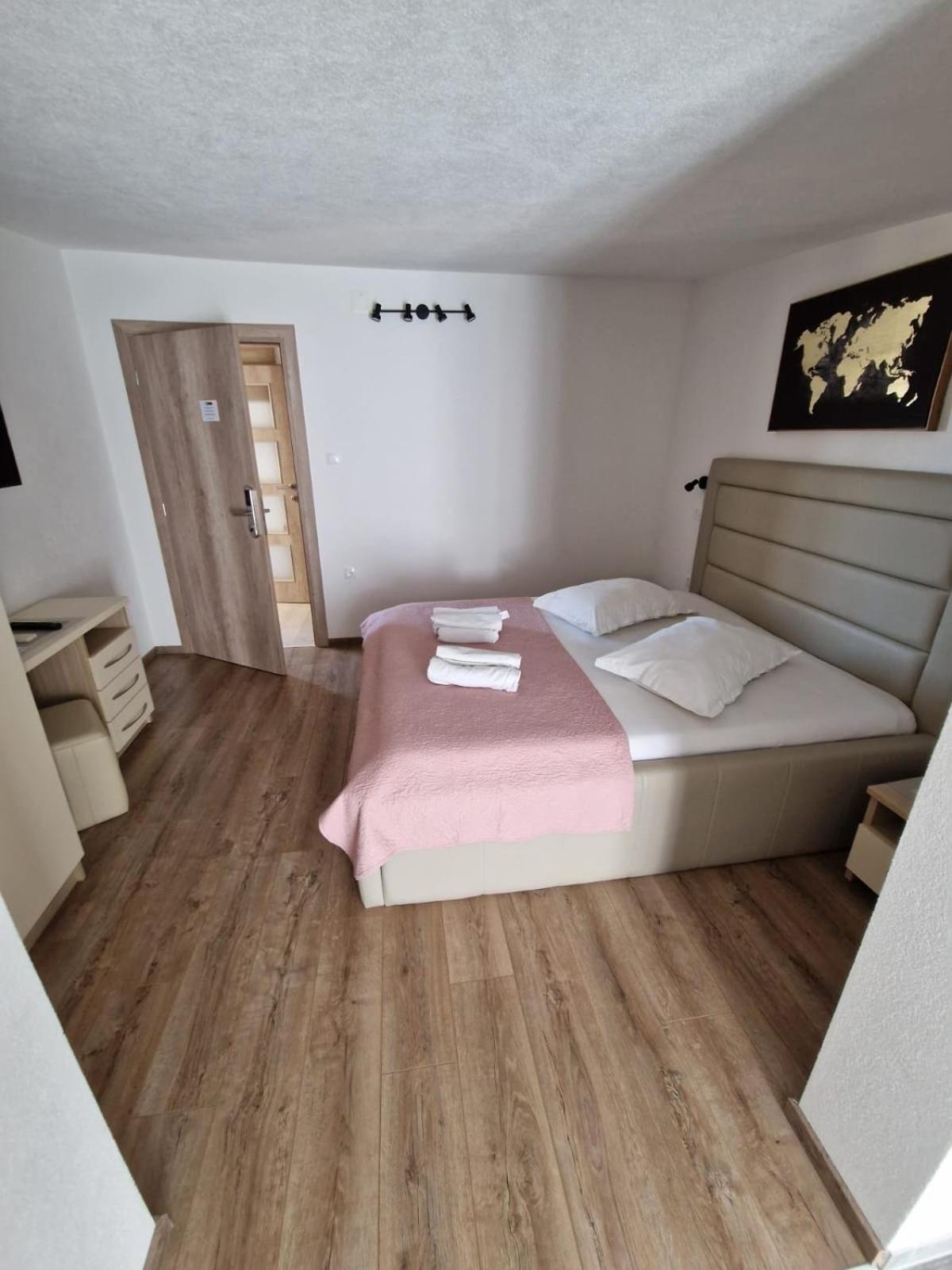 Apartments Petrovic Makarska Dış mekan fotoğraf
